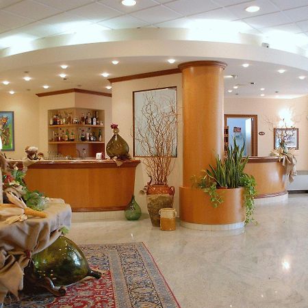 Hotel La Fenice 포르미지네 외부 사진